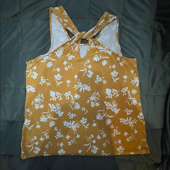 Market Spruce Debra racer back style tank - Picture 6 of 7